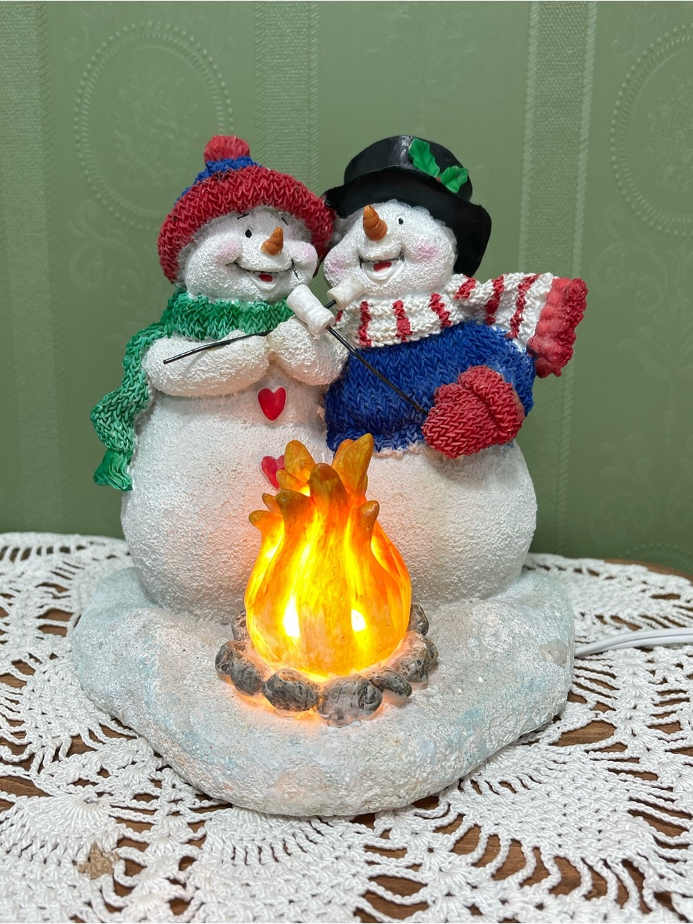 Snowman couple roasting marshmallows W campfire light Plug In Tested
